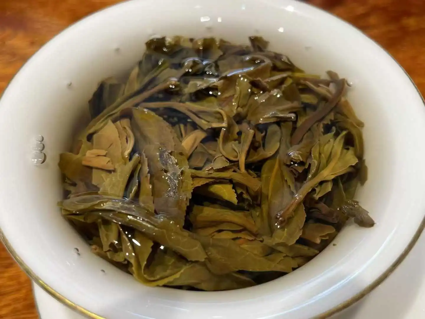 2010年兴海班章圆茶，生茶，云南纯干茶大件84片一件， 性价比超高，汤香水柔，有年份。 普洱茶 BUASHOP普洱老茶